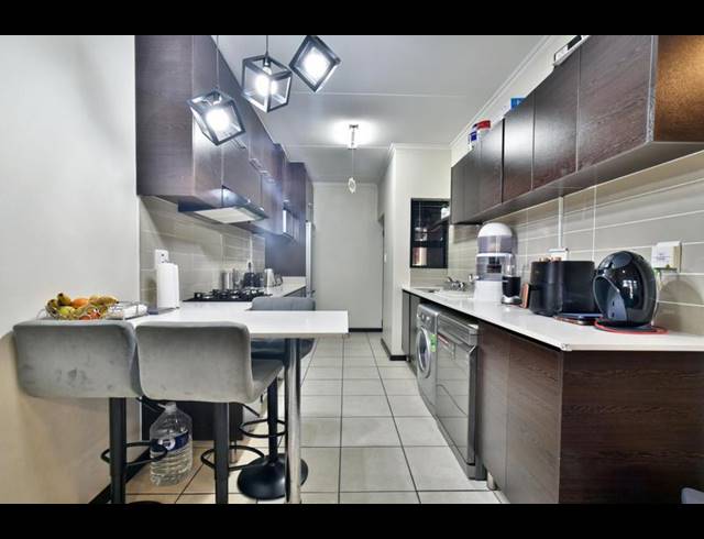 3 BEDROOM APARTMENT FOR SALE IN OAKDENE